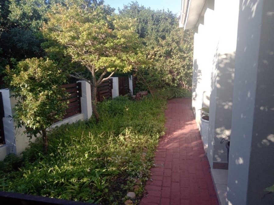 4 Bedroom Property for Sale in Paradise Beach Eastern Cape